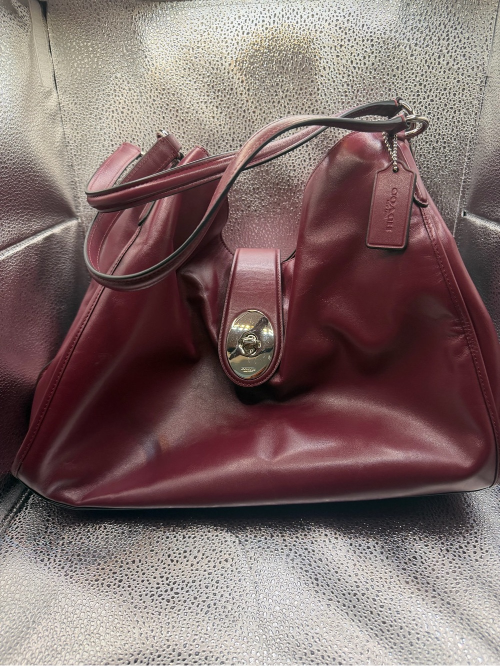 Coach Carlyle Elegant Burgundy Leather Shoulder Bag - Picture 2 of 5